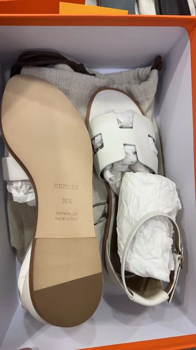 Hermès White oran 36.5 in White from Luxury Promise