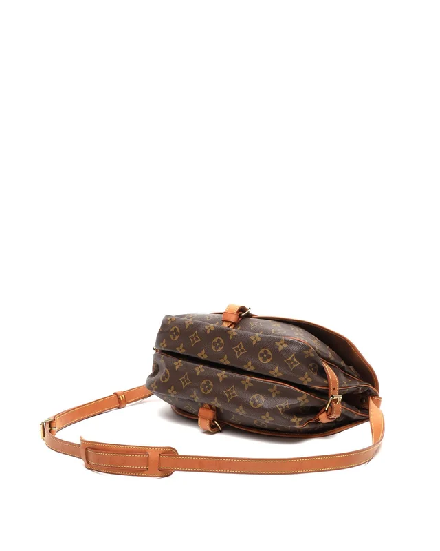 Louis Vuitton Monogram Saumur 30 Bag in Coated canvas from A Retro Tale, photo 4 of 10