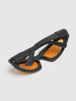 Kuboraum Berlin Mask-style sunglasses in 0% Acetate, photo 5 of 5 from LUISAVIAROMA
