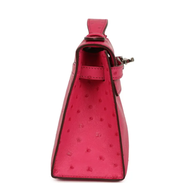 Hermès Kelly Pochette Rose Tyrien Ostrich Palladium Hardware in Pink Ostrich from Madison Avenue Couture, photo 3 of 8