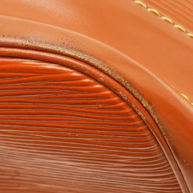 Louis Vuitton Epi Noé GM Bag in Leather from A Retro Tale, photo 6 of 10