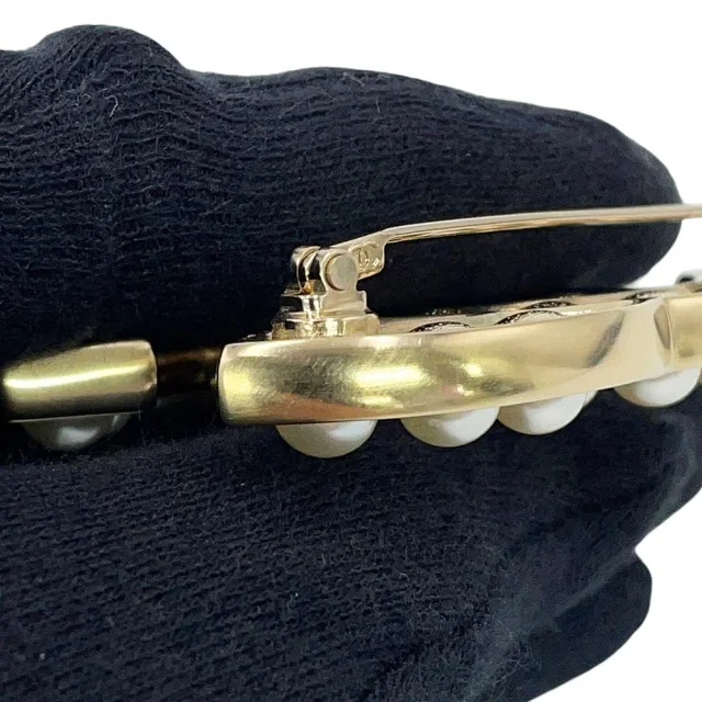 Chanel CC Logo BroochA64978-Y09449-Z2048 Faux Pearl Metal from GALLERY RARE, photo 8 of 10