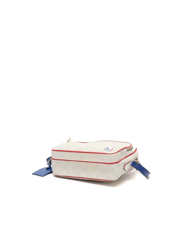 Louis Vuitton x NBA Monogram Nil Messenger Antarctica Bag in Coated canvas from A Retro Tale, photo 4 of 11
