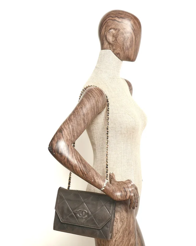 Chanel CC Diamond Single Flap Bag in Leather from A Retro Tale, photo 7 of 7
