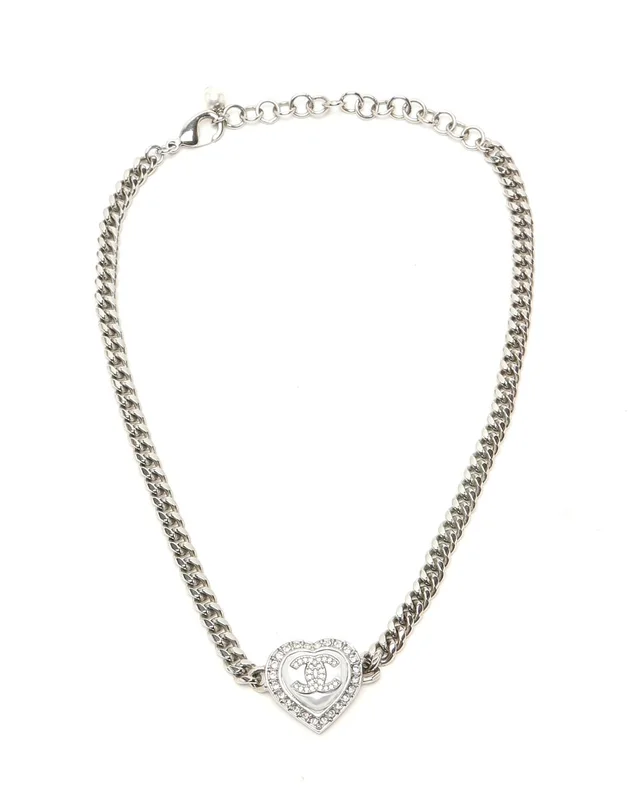 Chanel Coco Mark Pearl Choker from A Retro Tale, photo 3 of 4