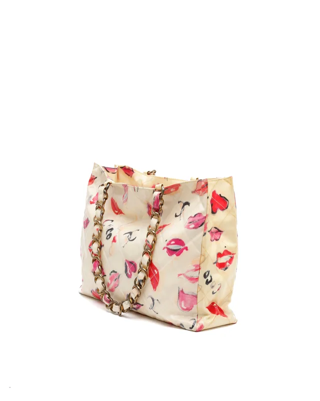 Chanel Quilted CC Lips Tote Bag in Canvas from A Retro Tale, photo 3 of 13