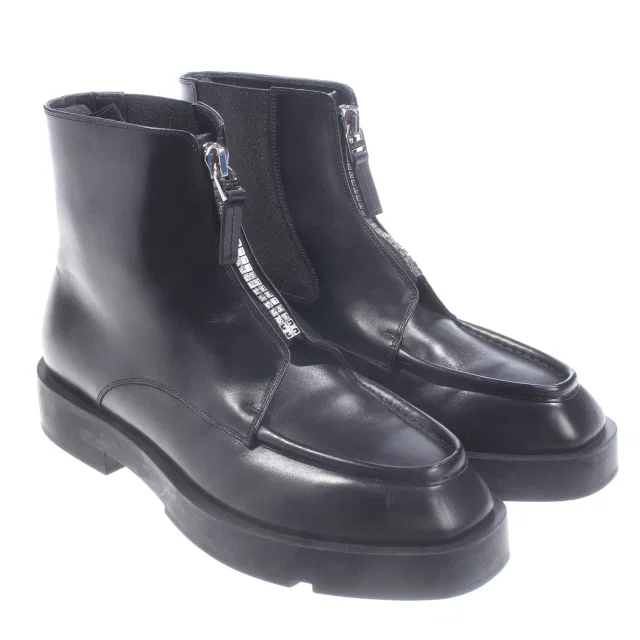 Givenchy Stiefeletten EUR 44 Schwarz in Schwarz from Buddy And Selly