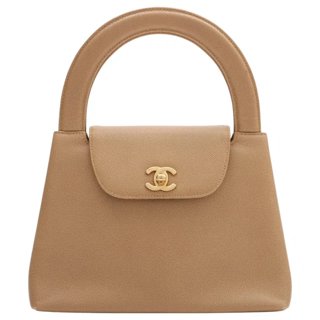 Chanel Caviar skin CC turn-lock handbag in beige, manufactured around 1998 in Beige Caviar leather from VINTAGE QOO TOKYO
