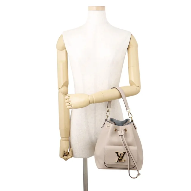 Louis Vuitton Lockme Bucket NV BeigeM57688 Leather in Leather from GALLERY RARE, photo 4 of 19