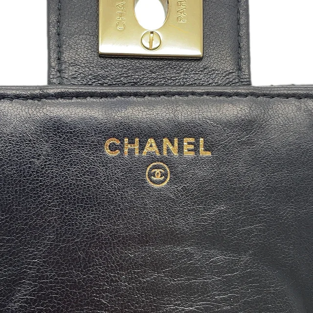 Chanel Matelasse phone case Black Lambskin in Black Lambskin from GALLERY RARE, photo 16 of 17