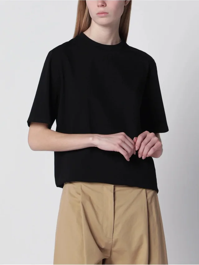 The Row Cotton Short-Sleeve Crewneck T-Shirt Relaxed Fit in black from Poshmark
