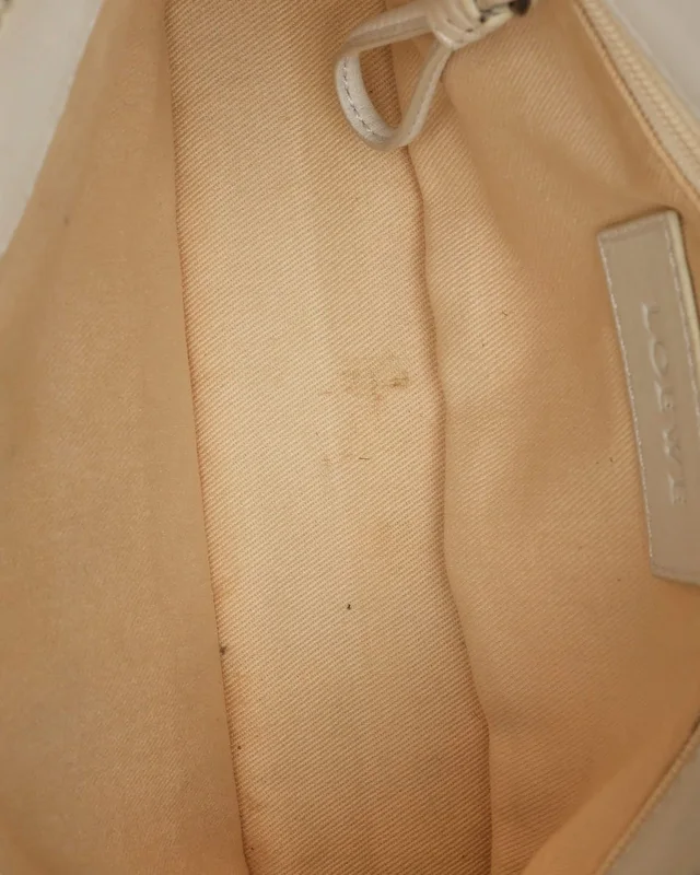 Loewe Leather Shoulder Bag in Leather from A Retro Tale, photo 8 of 9
