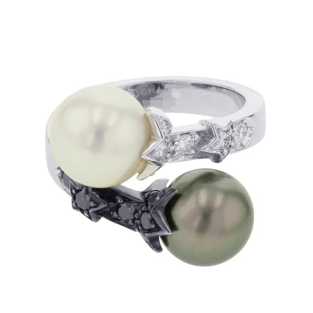 Chanel Comet Twin Pearl Ring Size 52/#12 18K White Gold in White from GALLERY RARE