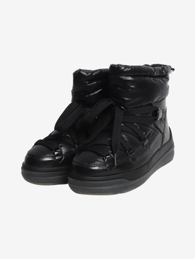 Moncler Black puffer snow boots - size EU 38 (UK 5) in Black from Sign of the Times