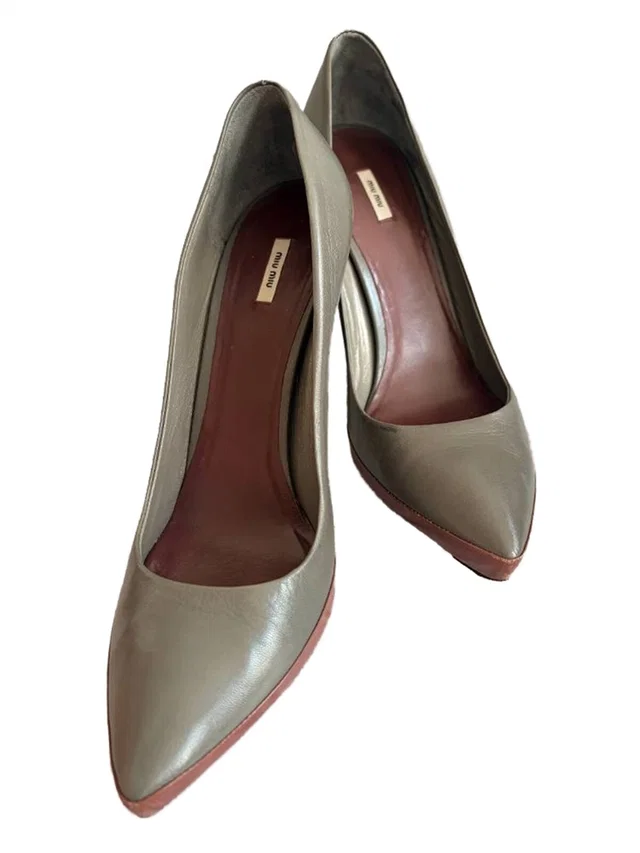Miu Miu smooth leather pointed-toe pumps in Grey Leather from Oxfam Online Shop