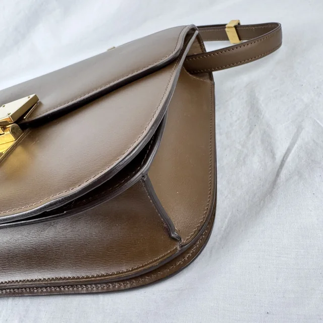 Celine Medium Tan Classic Box Flap Bag in Brown box leather, Leather, Metal from Reowned, photo 8 of 9
