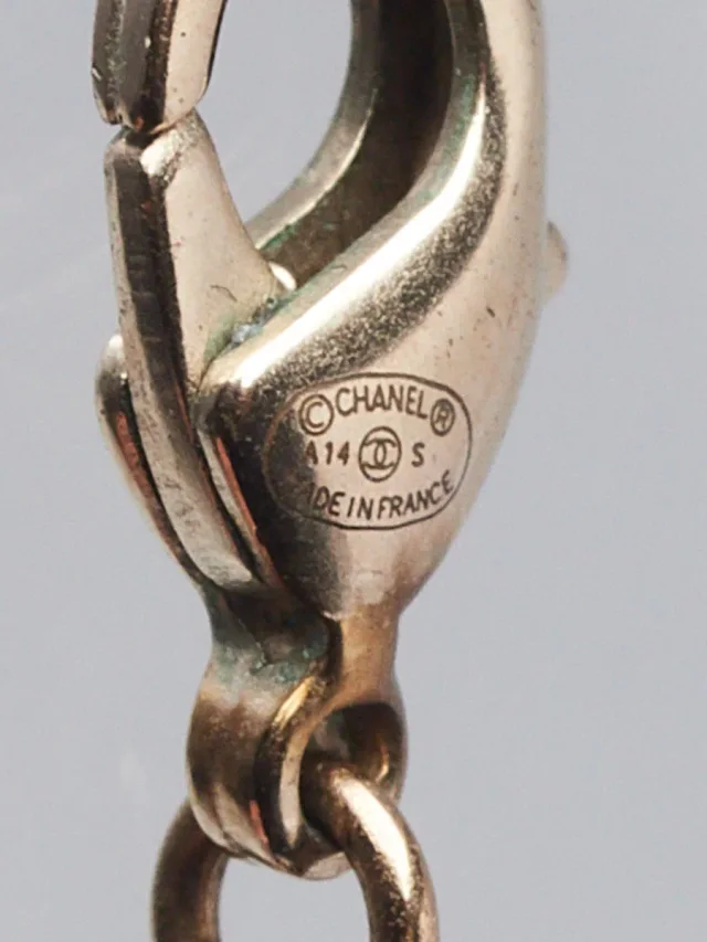 Chanel Gold Metal Faux Pearl CC Pendant Necklace in Gold from Yoogis, photo 7 of 7