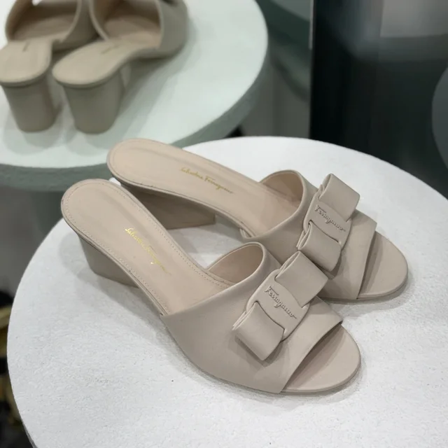 Ferragamo Nude Bow Wedge Sandals Sz 41.5 in Leather from Revivre Luxury Consignment