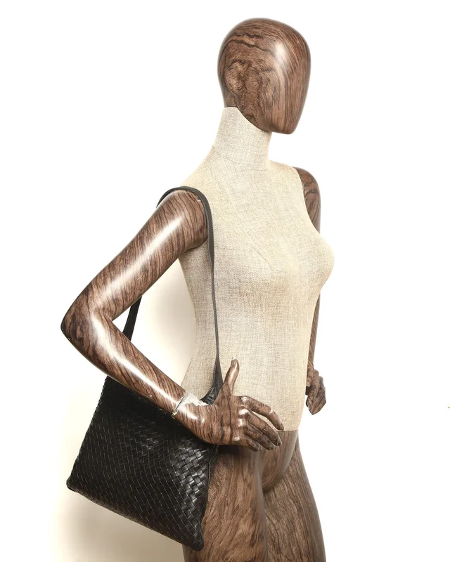Bottega Veneta Intrecciato Hobo Bag in Woven leather from A Retro Tale, photo 8 of 8