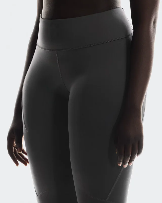 On Performance Tights 7/8 in Eclipse, photo 4 of 7 from On