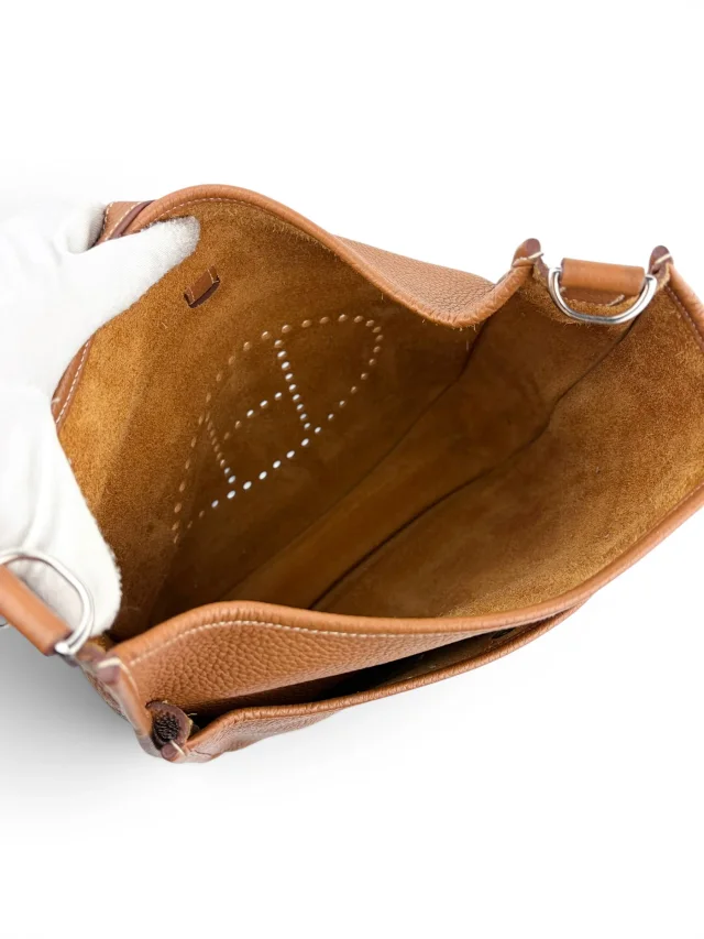 Hermès Vintage Evelyne Gold Togo GM Gen III in Gold Togo leather from Season 2 Consign, photo 3 of 3