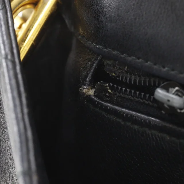 Chanel Matelasse Lambskin Shoulder Bag in Black Lambskin from LuxUness, photo 11 of 20