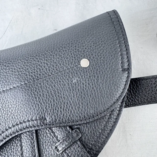 Dior Saddle Belt Bag in calfskin, Calfskin leather, grained calfskin, Metal from Reowned, photo 4 of 9