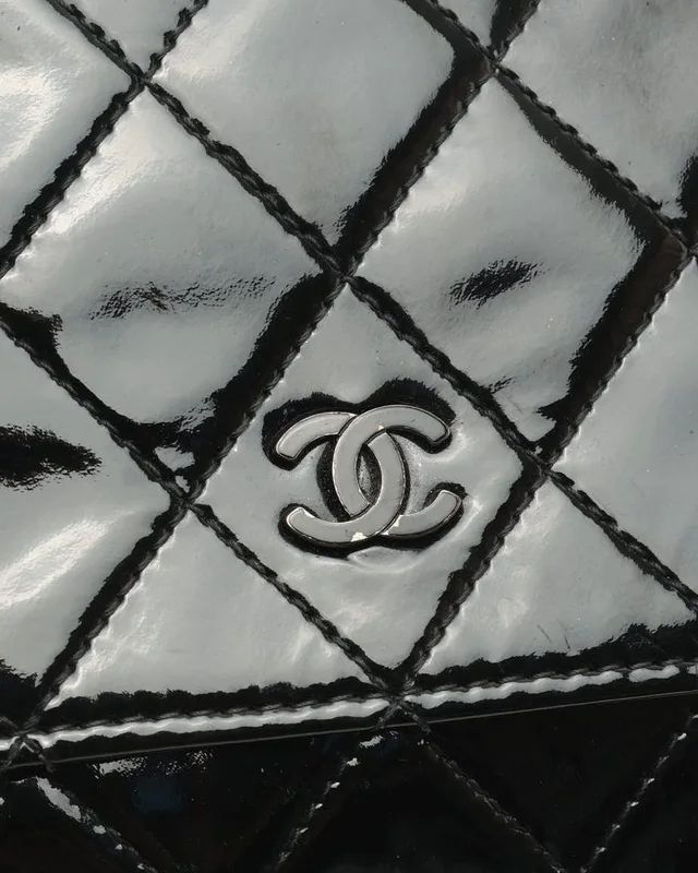 Chanel Patent Wallet On Chain Bag in Patent leather from A Retro Tale, photo 7 of 9