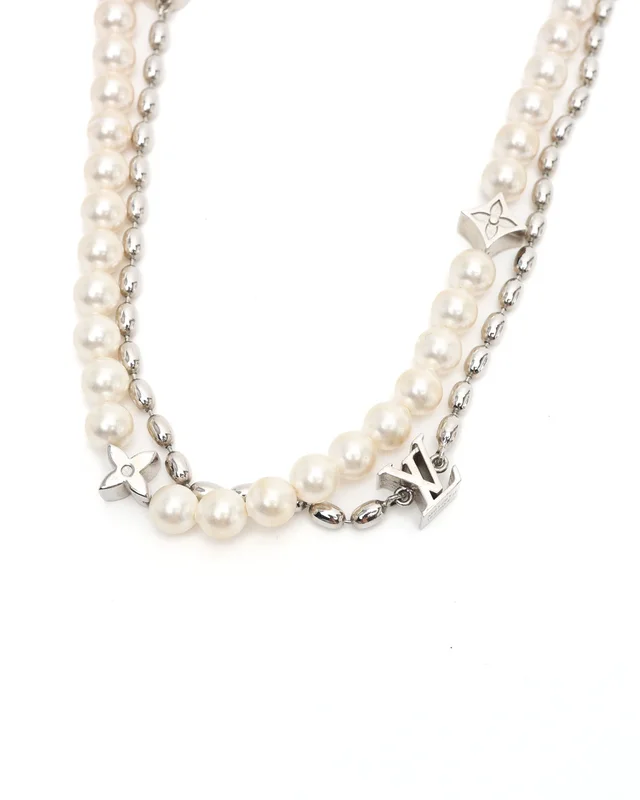 Louis Vuitton Pearls Fusion Necklace from A Retro Tale, photo 3 of 5