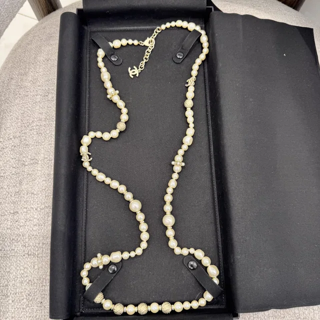 Chanel Long Beaded Pearl Necklace in Crystal, Faux pearls, Rhinestones from Reowned