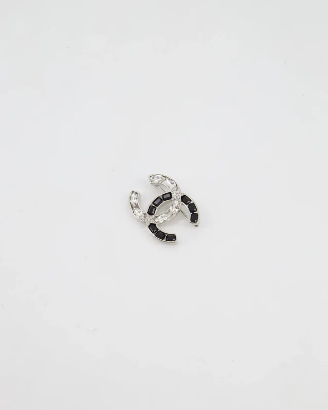 Chanel Silver, Black and Crystal CC Logo with Star Detail Brooch in Black from Sellier, photo 3 of 5