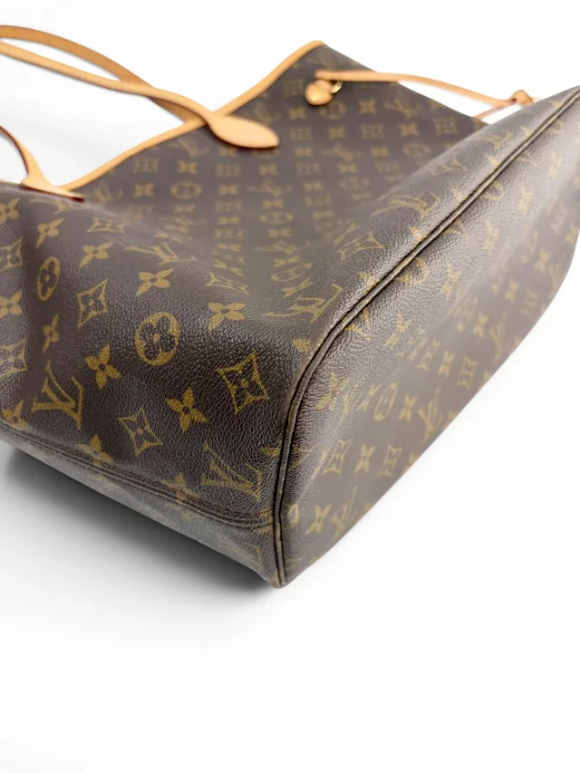 Louis Vuitton Monogram Neverfull MM in Coated canvas from Season 2 Consign, photo 5 of 6