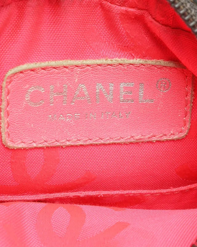 Chanel Cambon Ligne Crossbody Bag in Leather from A Retro Tale, photo 6 of 8