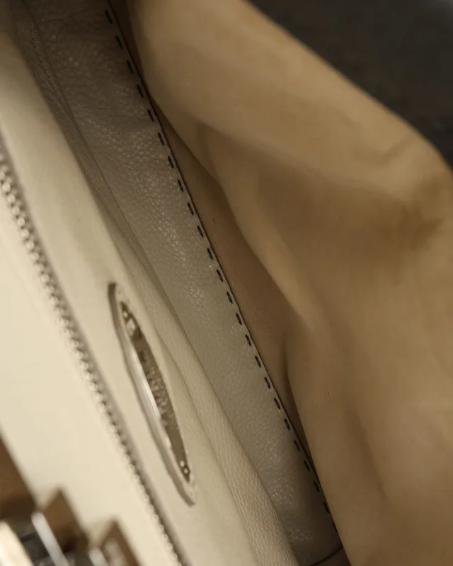 Fendi Peekaboo Medium Selleria Bag in Leather from A Retro Tale, photo 6 of 7