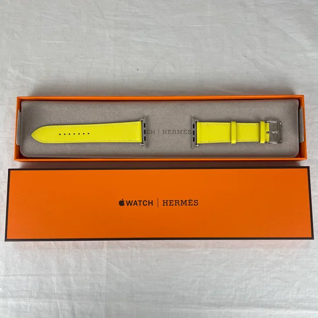 Hermès Leather Band Apple Watch Single Tour 45mm in Stainless Steel, Swift leather from Reowned
