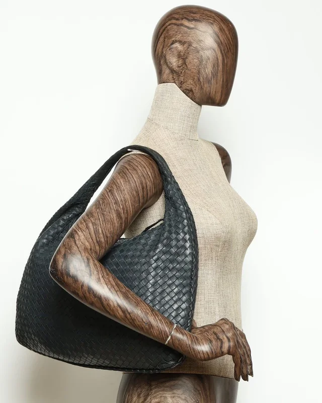 Bottega Veneta Large Intrecciato Hobo Bag in Woven leather from A Retro Tale, photo 13 of 13