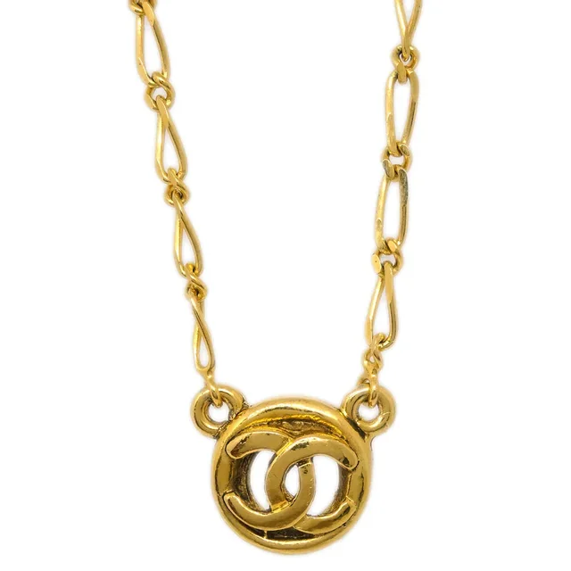 Chanel Medallion Pendant Necklace Gold 1983 in Gold from AMORE Vintage Tokyo
