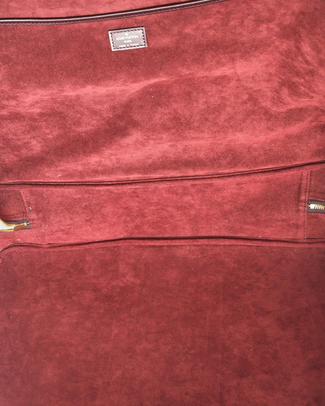 Louis Vuitton Taiga Helanga 1 Poche Travel Bag in Leather from A Retro Tale, photo 9 of 10