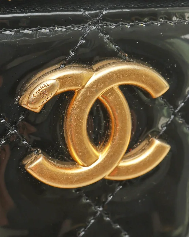Chanel Afternoon Tea Vanity Bag in Patent leather from A Retro Tale, photo 6 of 10