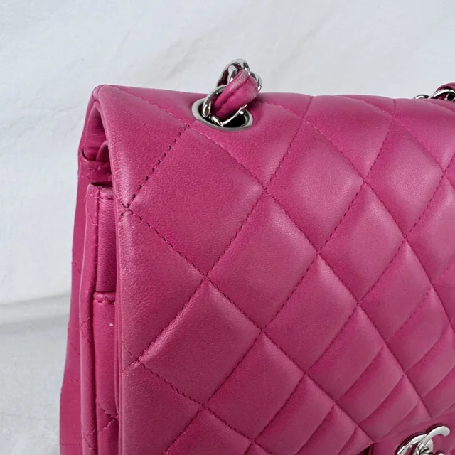 Chanel Maxi Classic Double Flap Bag in Metal, quilted lambskin from Reowned, photo 2 of 12