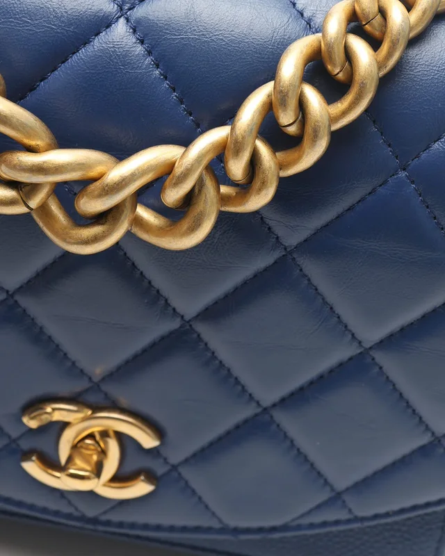 Chanel Chain Handle Flap Bag in Caviar leather from A Retro Tale, photo 8 of 11