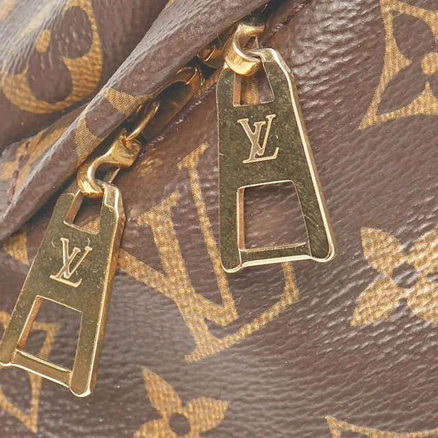 Louis Vuitton Monogram Bum Bag in Coated canvas from A Retro Tale, photo 4 of 9