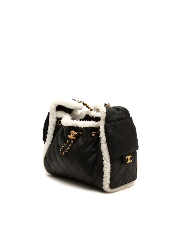 Chanel Small Shearling 25 Bag in Leather from A Retro Tale, photo 2 of 9