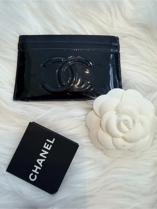 Chanel Patent Leather Cc Logo Card Holder in black Patent leather from Poshmark, photo 1 of 1