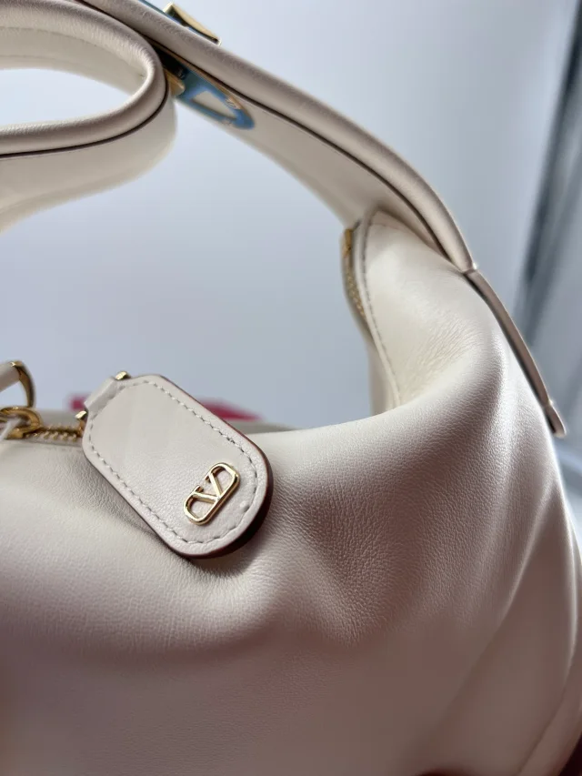 Valentino Garavani Ruffle Leather White Bag in White Leather from HEWI, photo 6 of 8
