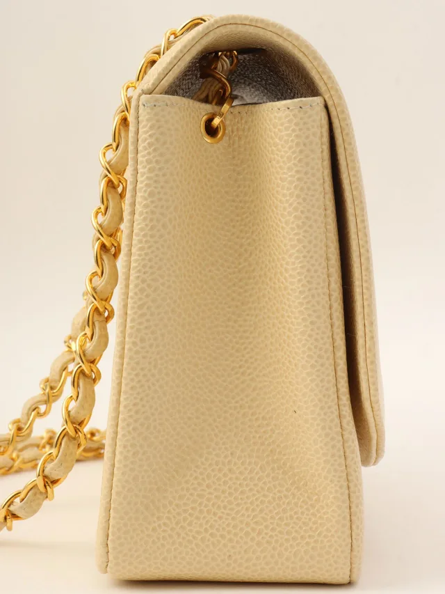 Chanel Circa 1992 Caviar Skin Diana Flap Chain Bag 25cm Beige in Beige Caviar leather from VINTAGE QOO TOKYO, photo 3 of 14