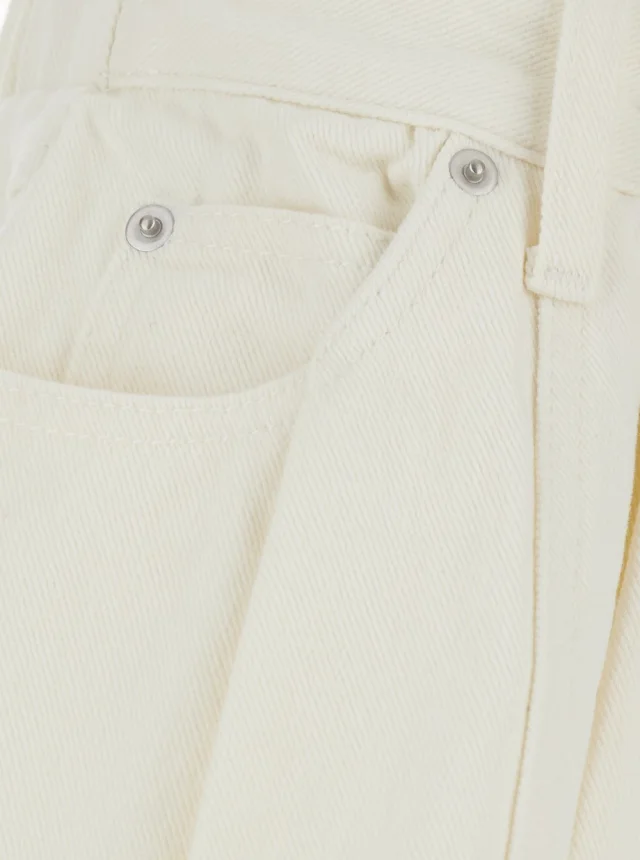 SEA NYC Shorts 'STASIA DENIM JEAN' White with Front Pockets and Denim Details for Women in White 90% Cotton 10% Viscose, photo 5 of 6 from Gaudenzi Boutique