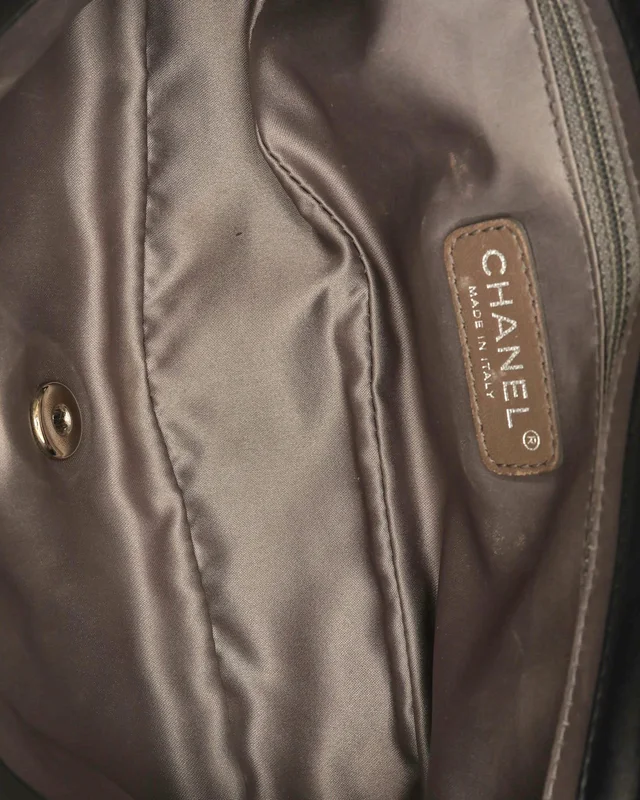 Chanel Single Flap Bag in Leather from A Retro Tale, photo 9 of 11