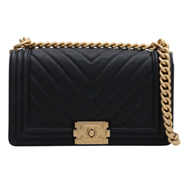 Boy Chanel Chevron Quilted Caviar Leather Chain Shoulder Bag Black circa 2018 in Black Caviar leather from VINTAGE QOO TOKYO