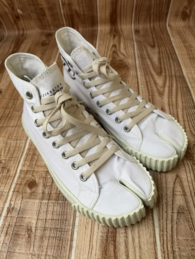 Maison Margiela Tabi White Canvas Low Top Sneakers, Men's (Size 7) in white Canvas from Grailed